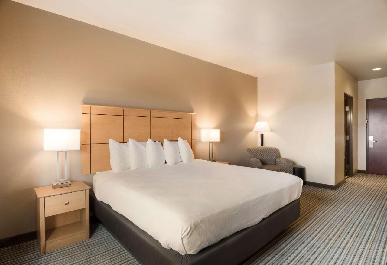 Best Western Shelby Inn & Suites Экстерьер фото