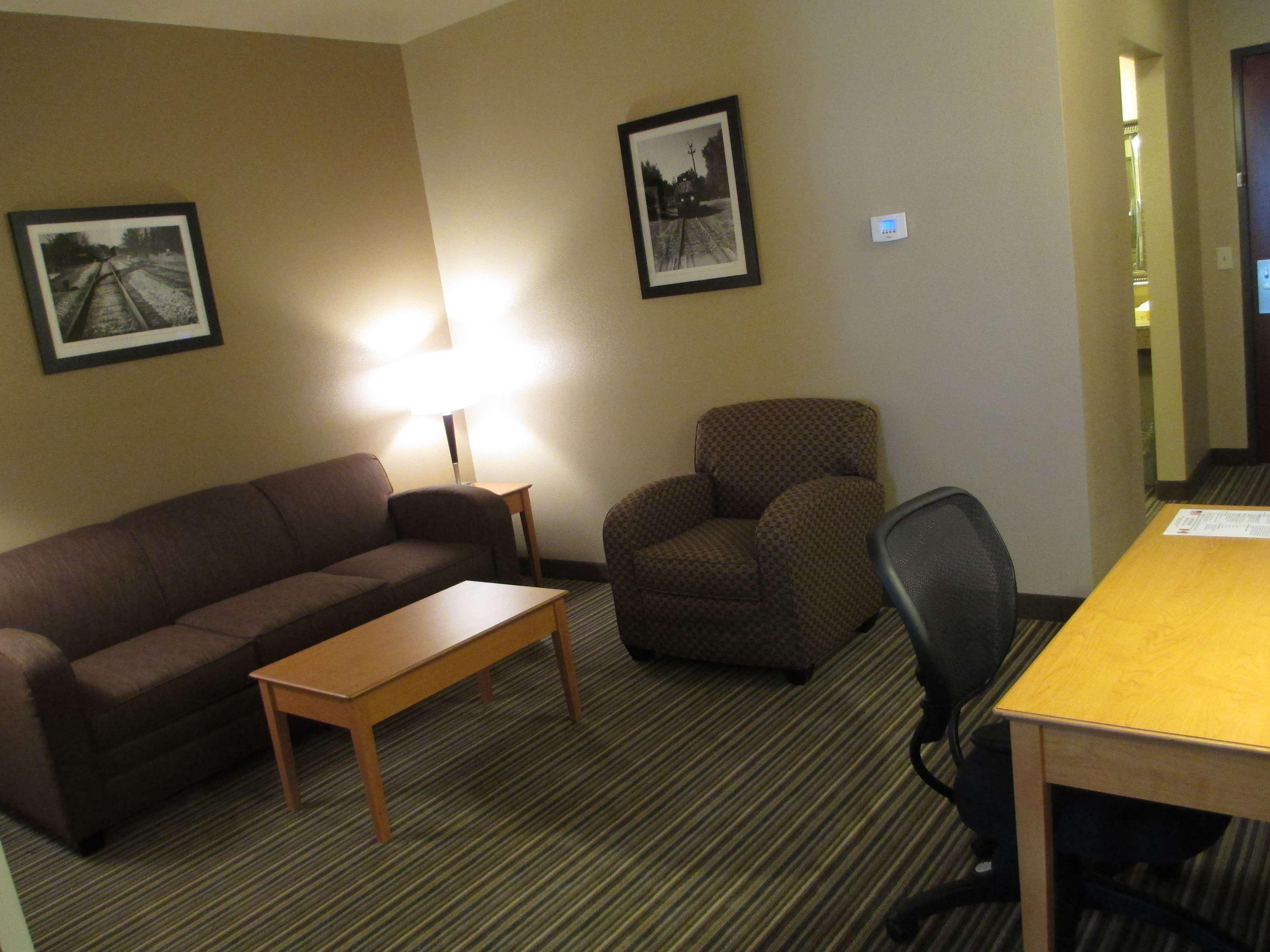 Best Western Shelby Inn & Suites Экстерьер фото