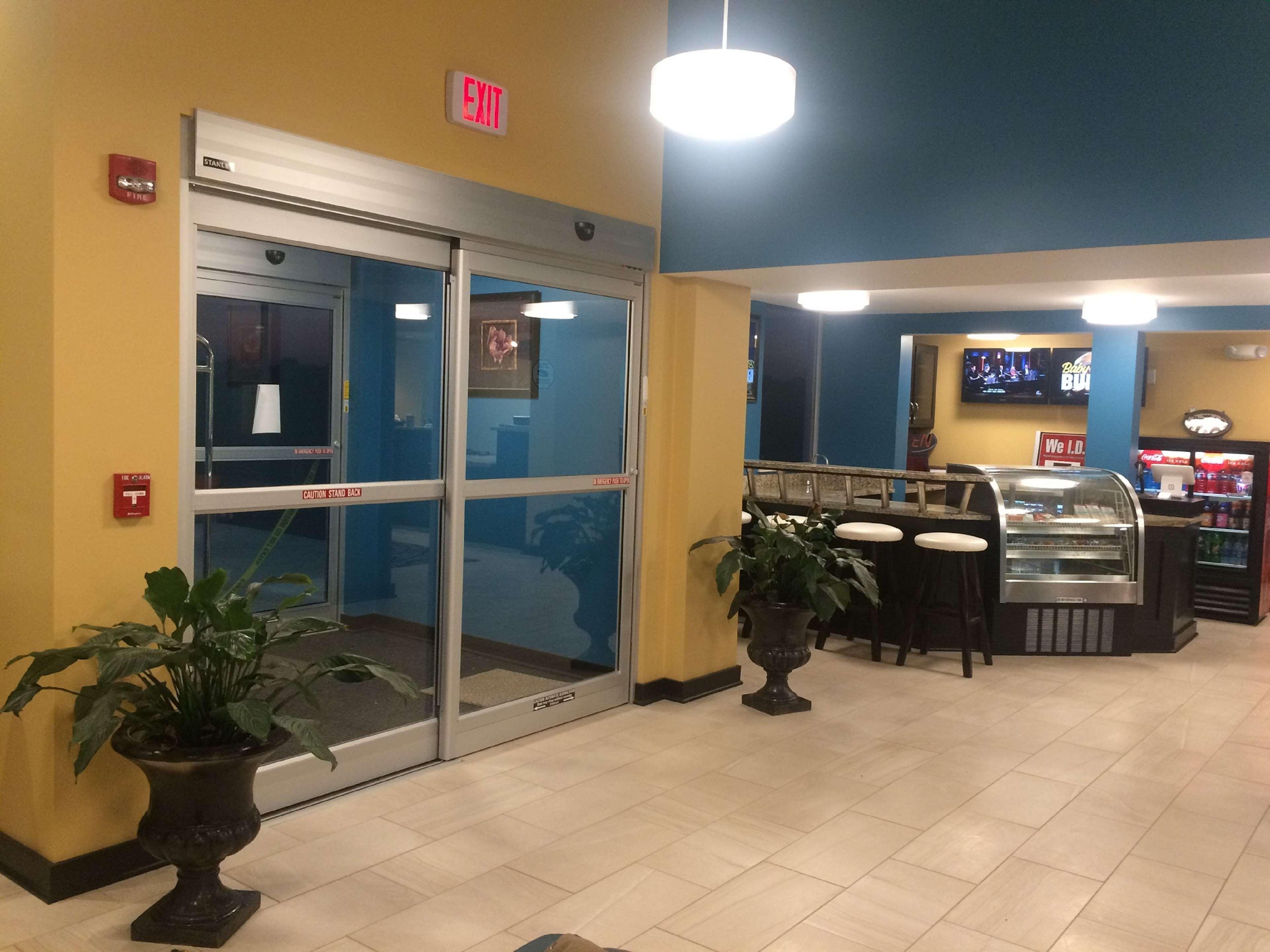 Best Western Shelby Inn & Suites Экстерьер фото